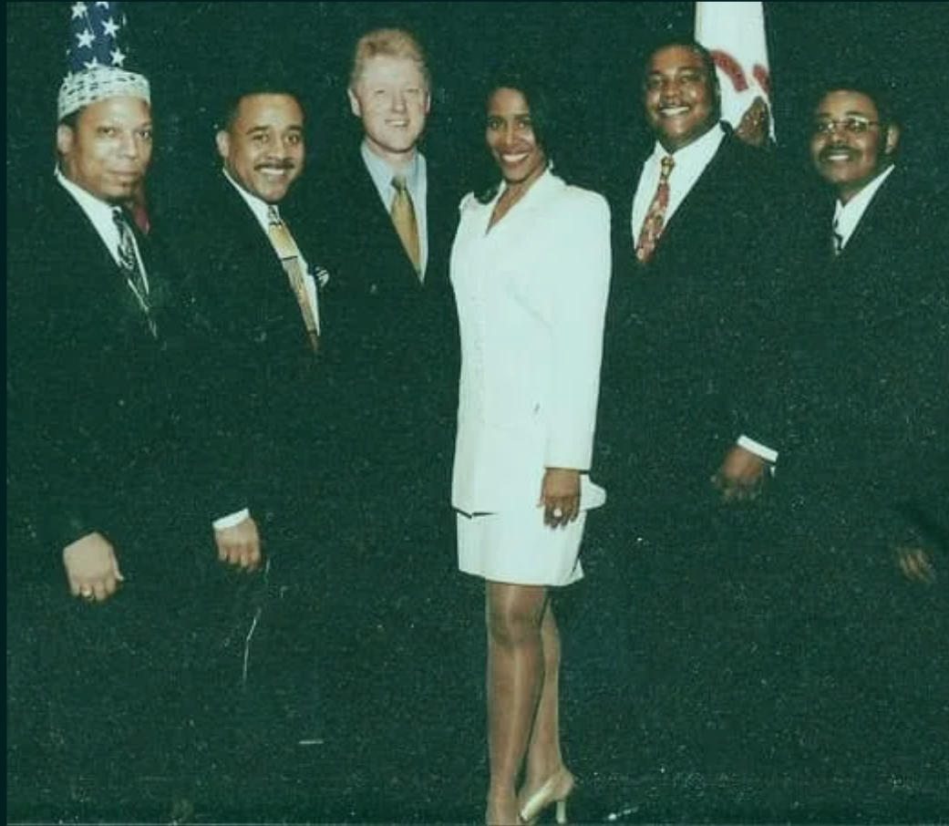 Samotta Acklin - With President Clinton